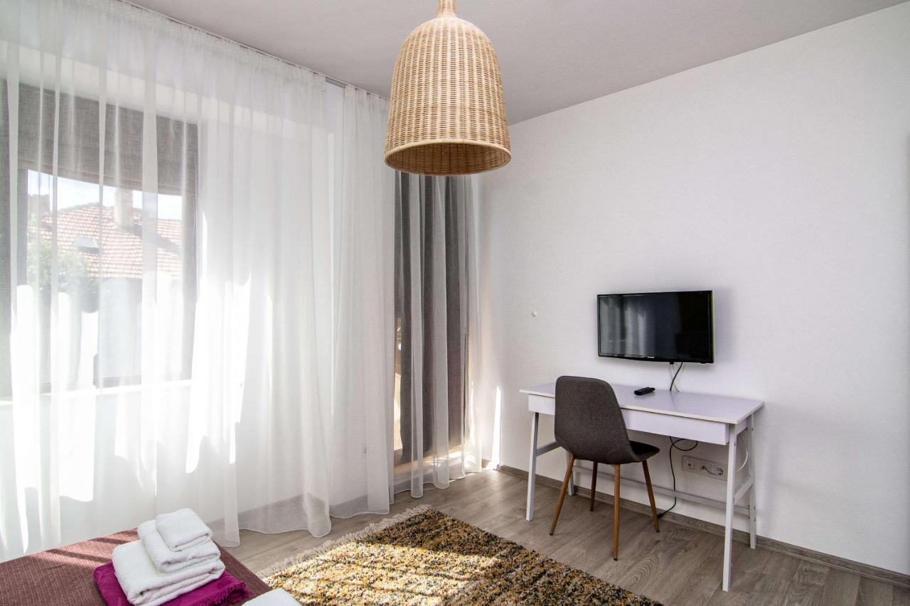 Luxury City Center Two Bedroom Apartment Close To Beach Varna Bagian luar foto