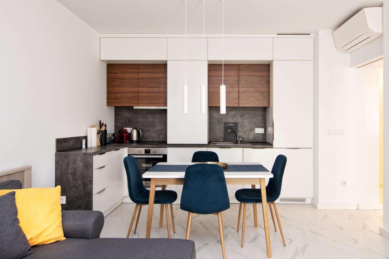 Luxury City Center Two Bedroom Apartment Close To Beach Varna Bagian luar foto