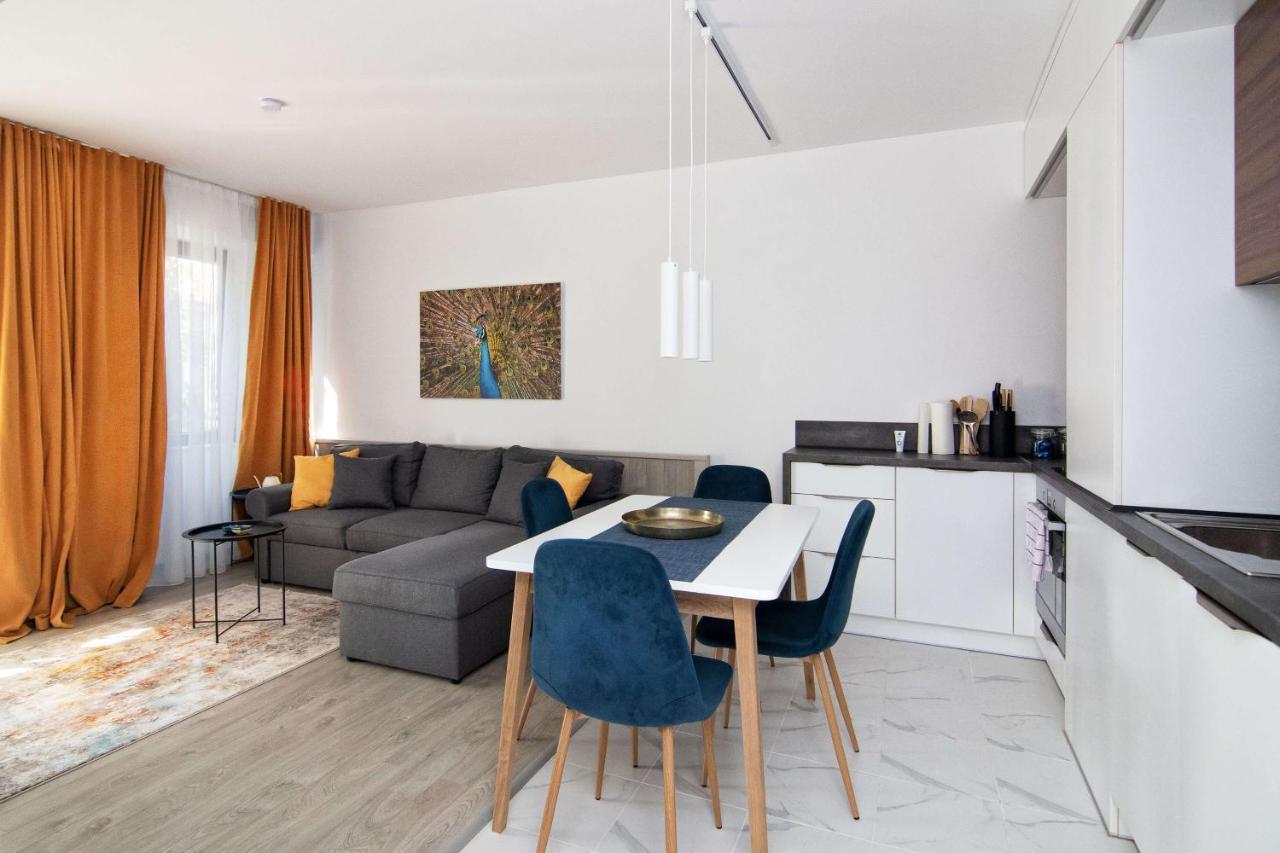 Luxury City Center Two Bedroom Apartment Close To Beach Varna Bagian luar foto